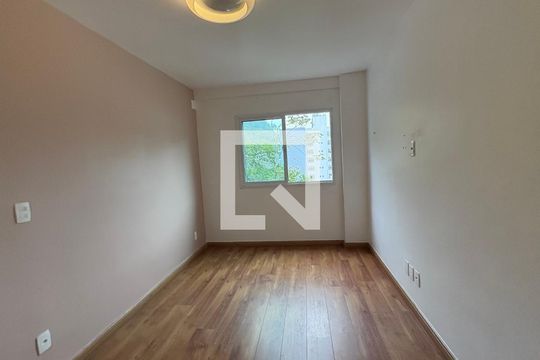 Suite 1 de apartamento para alugar com 2 quartos, 72m² em Valparaíso, Petrópolis
