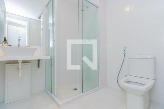 Banheiro de apartamento à venda com 2 quartos, 84m² em Vila Dom Pedro I, São Paulo