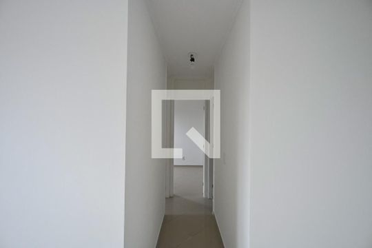 Corredor de apartamento para alugar com 2 quartos, 47m² em Vila das Belezas, São Paulo