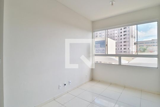 Sala de apartamento para alugar com 2 quartos, 45m² em Laranjeiras, Uberlândia