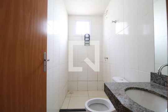 Banheiro Social de apartamento para alugar com 2 quartos, 45m² em Laranjeiras, Uberlândia