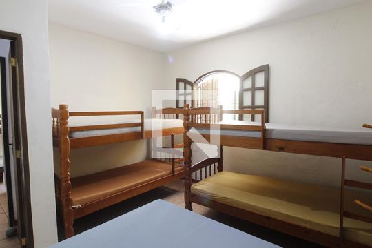 Quarto 2 de casa de condomínio para alugar com 3 quartos, 65m² em Caminho de Búzios, Cabo Frio