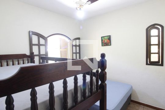 Quarto 1 de casa de condomínio para alugar com 3 quartos, 65m² em Caminho de Búzios, Cabo Frio