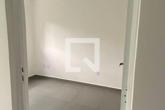 Quarto 1 de apartamento para alugar com 2 quartos, 46m² em Laranjal, São Gonçalo