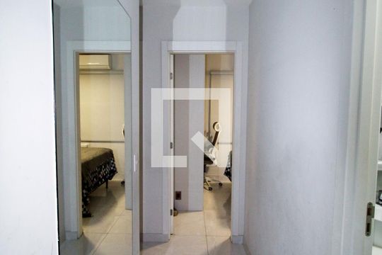 Sala - Corredor de apartamento para alugar com 3 quartos, 57m² em Vista Alegre, Rio de Janeiro