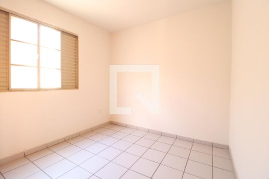 Quarto 1 de apartamento para alugar com 3 quartos, 85m² em Martins, Uberlândia