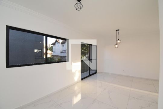 Sala de casa de condomínio para alugar com 3 quartos, 155m² em Vista Alegre, Curitiba