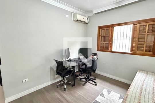 Quarto 1 de casa para alugar com 3 quartos, 170m² em Jardim Santa Mena, Guarulhos