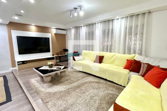 Sala de casa para alugar com 3 quartos, 170m² em Jardim Santa Mena, Guarulhos