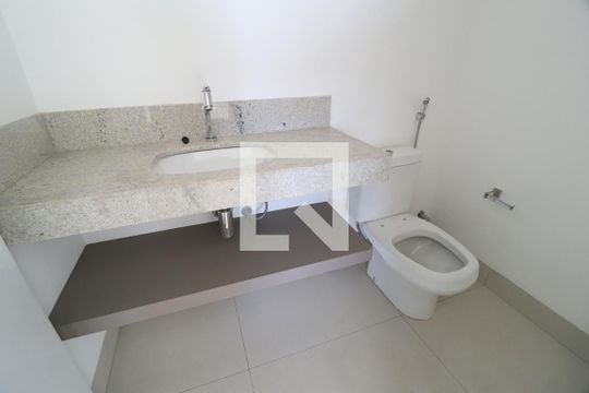 Lavabo de apartamento para alugar com 3 quartos, 145m² em Tubalina, Uberlândia
