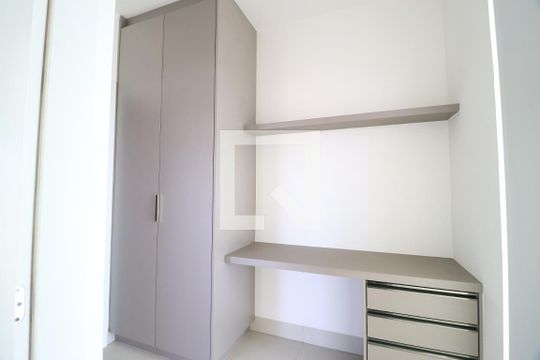 Corredor - Armário de apartamento para alugar com 3 quartos, 145m² em Tubalina, Uberlândia