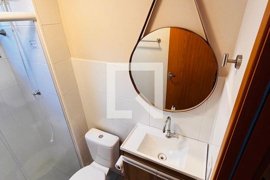 Banheiro de apartamento à venda com 2 quartos, 40m² em Chácara Estela, Barueri