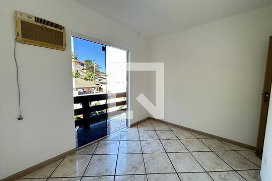 Quarto 1 de casa para alugar com 3 quartos, 84m² em Saco dos Limões, Florianópolis