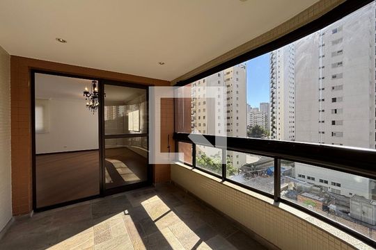 Varanda de apartamento para alugar com 3 quartos, 180m² em Indianópolis, São Paulo