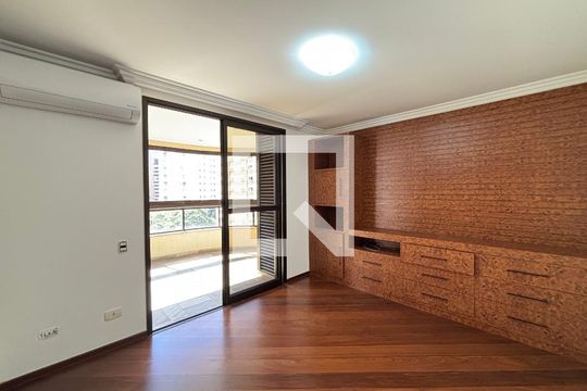 Sala de TV de apartamento para alugar com 3 quartos, 180m² em Indianópolis, São Paulo