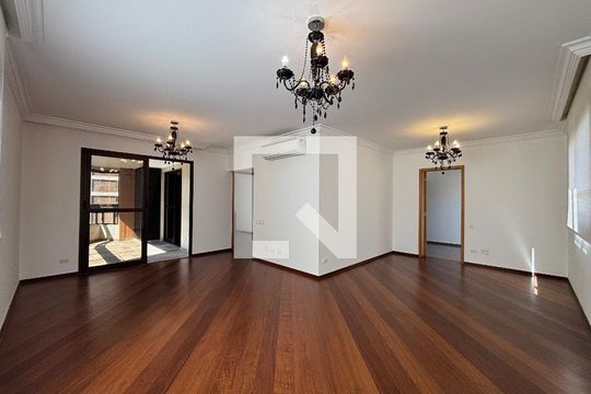 Sala de apartamento para alugar com 3 quartos, 180m² em Indianópolis, São Paulo