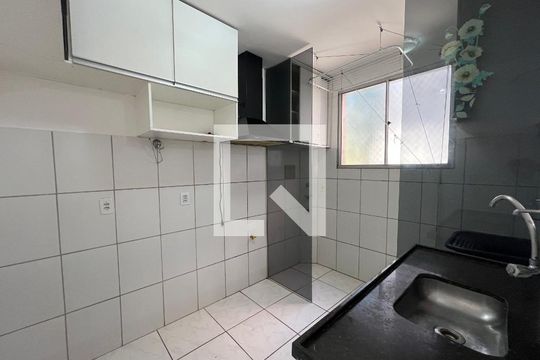 Cozinha de apartamento à venda com 2 quartos, 50m² em Cabral, Contagem