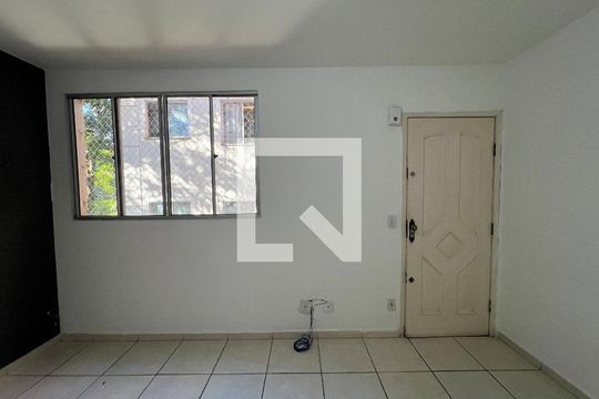 Sala de apartamento à venda com 2 quartos, 50m² em Cabral, Contagem