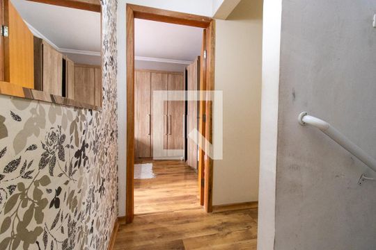 Corredor de casa à venda com 3 quartos, 110m² em Sítio Cercado, Curitiba