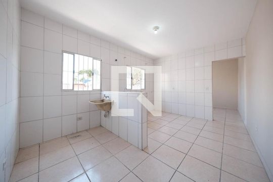 Cozinha e Área de Serviço de casa para alugar com 1 quarto, 58m² em Parque Cisper, São Paulo
