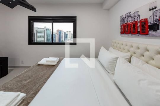 Sala / Quarto de apartamento à venda com 1 quarto, 27m² em Vila Olímpia, São Paulo