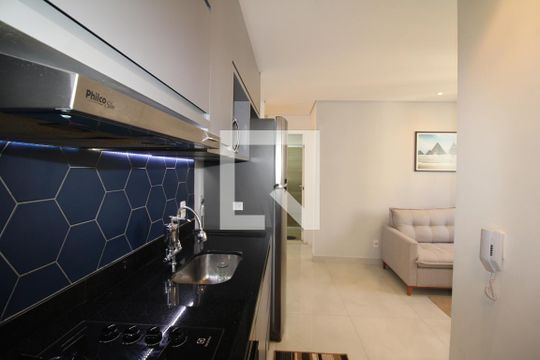 Sala / Cozinha de apartamento para alugar com 2 quartos, 36m² em Vila Diva, São Paulo