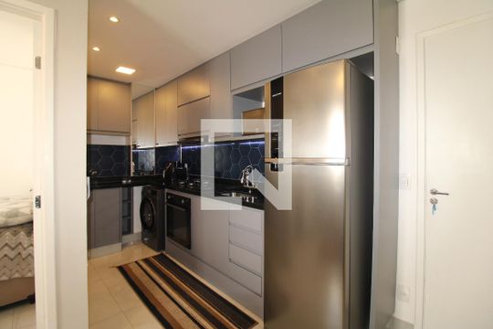 Sala / Cozinha de apartamento para alugar com 2 quartos, 36m² em Vila Diva, São Paulo