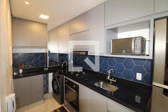 Sala / Cozinha de apartamento para alugar com 2 quartos, 36m² em Vila Diva, São Paulo