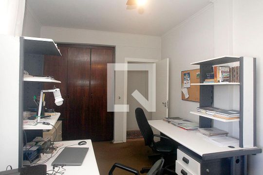 Suíte de apartamento para alugar com 3 quartos, 134m² em Independência, Porto Alegre