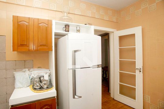 Cozinha de apartamento para alugar com 3 quartos, 134m² em Independência, Porto Alegre