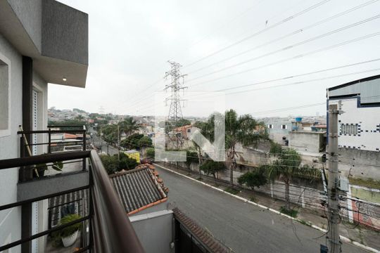 Sala/Cozinha de casa de condomínio à venda com 2 quartos, 92m² em Vila Frugoli, São Paulo