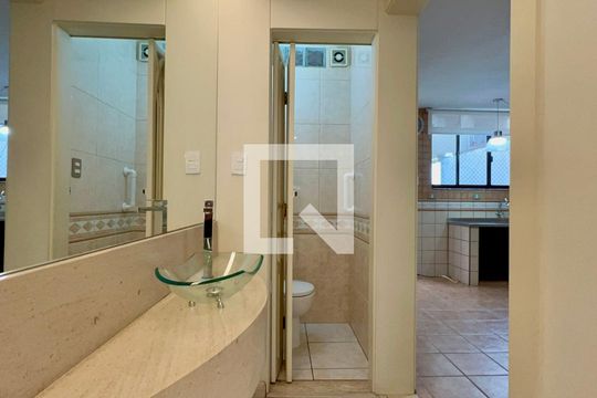 Lavabo de casa à venda com 3 quartos, 180m² em Vila Clementino, São Paulo