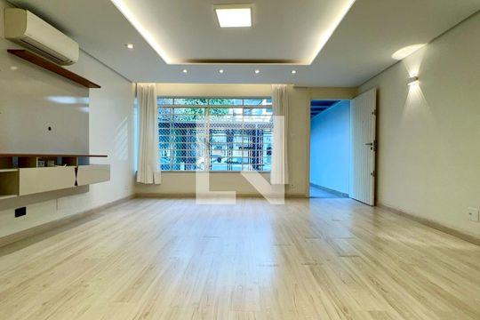 Sala de casa à venda com 3 quartos, 180m² em Vila Clementino, São Paulo