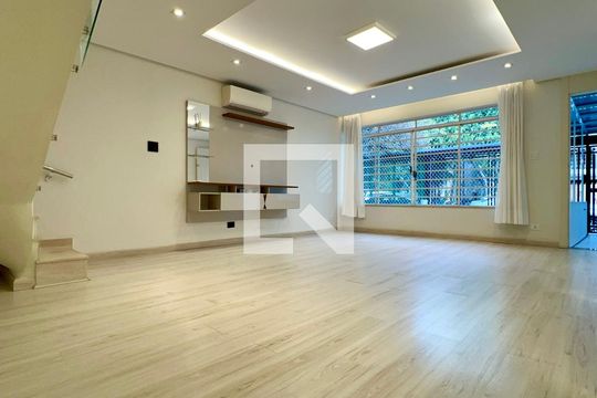 Sala de casa à venda com 3 quartos, 180m² em Vila Clementino, São Paulo