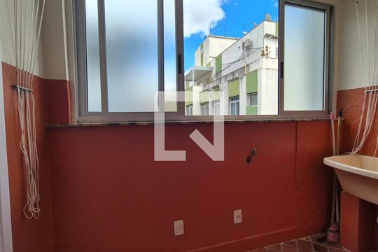 Área de serviço de apartamento para alugar com 3 quartos, 86m² em Cruzeiro, Belo Horizonte