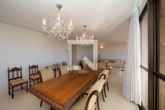 SALA de apartamento à venda com 4 quartos, 205m² em Belvedere, Belo Horizonte