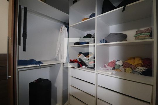 Closet Quarto 1 suíte de casa à venda com 3 quartos, 148m² em Vila Santa Teresa, Santo André