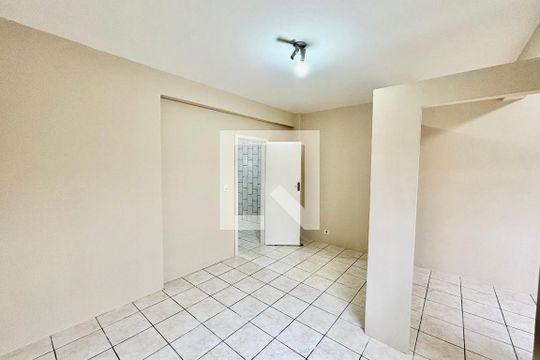 Quarto 1 de casa para alugar com 1 quarto, 55m² em Jardim Danfer, São Paulo
