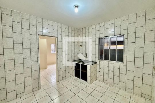 Cozinha de casa para alugar com 1 quarto, 55m² em Jardim Danfer, São Paulo
