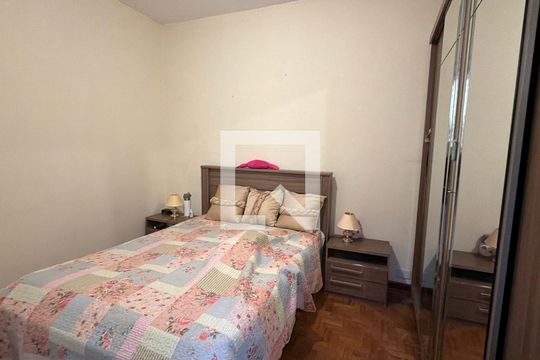 Casa à venda com 3 quartos, 196m² em Vila Bertioga, São Paulo