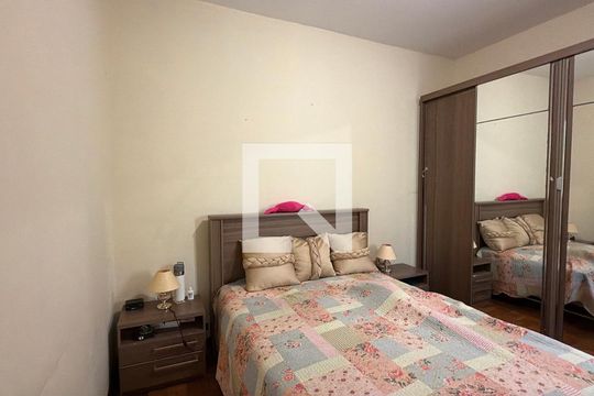 Casa à venda com 3 quartos, 196m² em Vila Bertioga, São Paulo