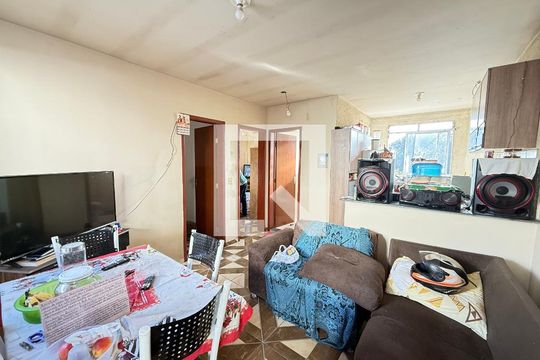 Apartamento à venda com 2 quartos, 44m² em Parque Maracana, Contagem