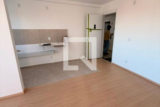 Sala/cozinha de apartamento para alugar com 2 quartos, 53m² em Chácaras Reunidas São Jorge, Sorocaba