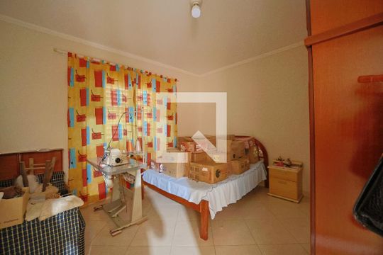 Quarto 2 de casa para alugar com 2 quartos, 80m² em Vila Marieta, São Paulo