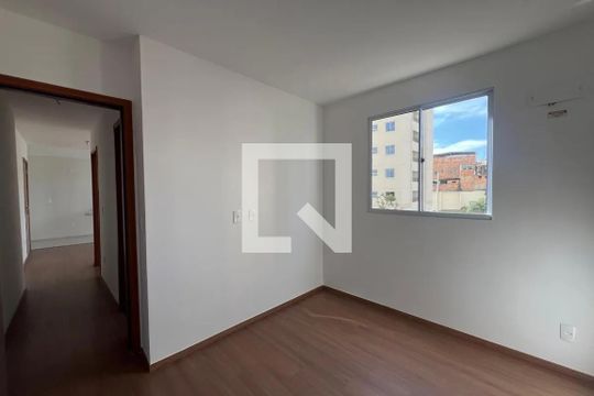 Sala de apartamento para alugar com 2 quartos, 50m² em Braúnas, Belo Horizonte