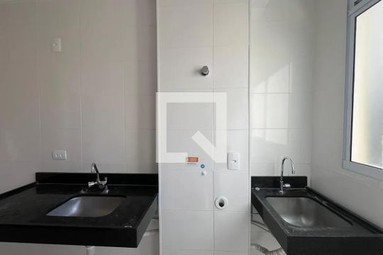 Cozinha/Área de Serviço de apartamento para alugar com 2 quartos, 50m² em Braúnas, Belo Horizonte