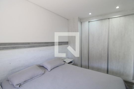 Suíte de apartamento para alugar com 2 quartos, 73m² em Vila Castelo, São Paulo