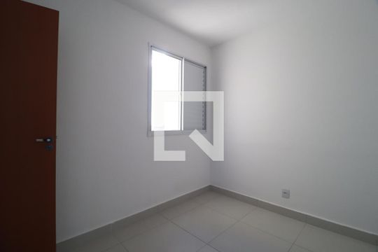 Quarto 1 de apartamento para alugar com 2 quartos, 57m² em Novo Mundo, Uberlândia