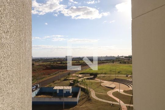 Quarto 1 de apartamento para alugar com 2 quartos, 57m² em Novo Mundo, Uberlândia