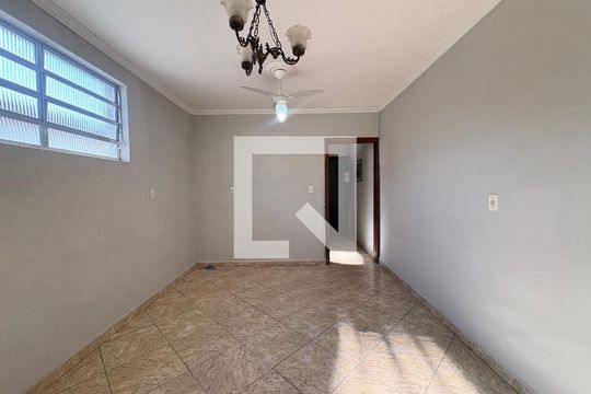 Sala de jantar  de casa para alugar com 5 quartos, 158m² em Vila Sao Pedro, Santo André
